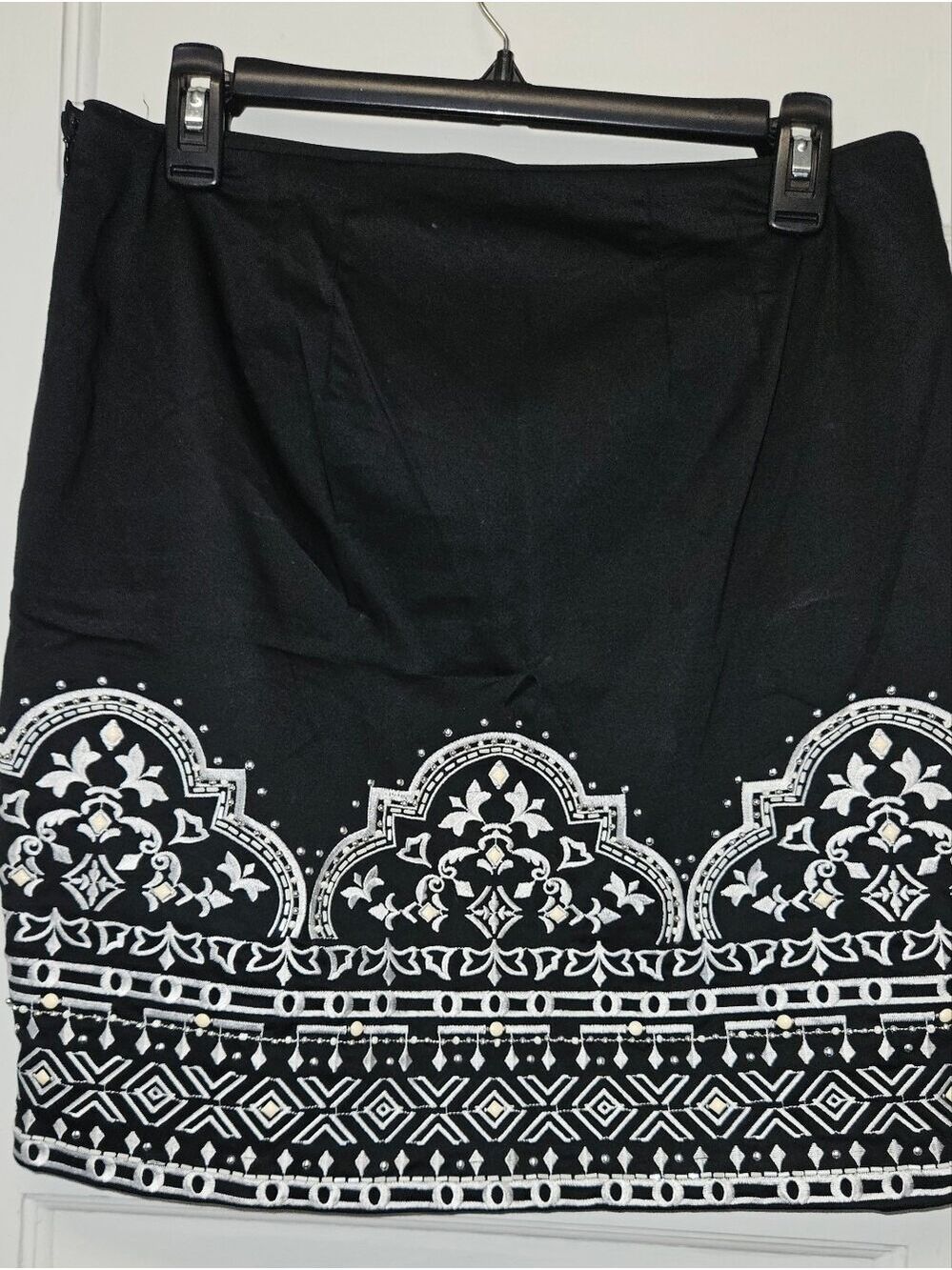 White House Black Market Black Pencil Skirt with White Embroidery - Picture 6 of 8